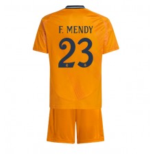 Real Madrid Ferland Mendy #23 Bortedraktsett Barn 2024-25 Kortermet (+ korte bukser)